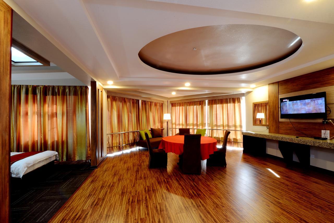 Zolo Hotel Уланбатар Екстериор снимка